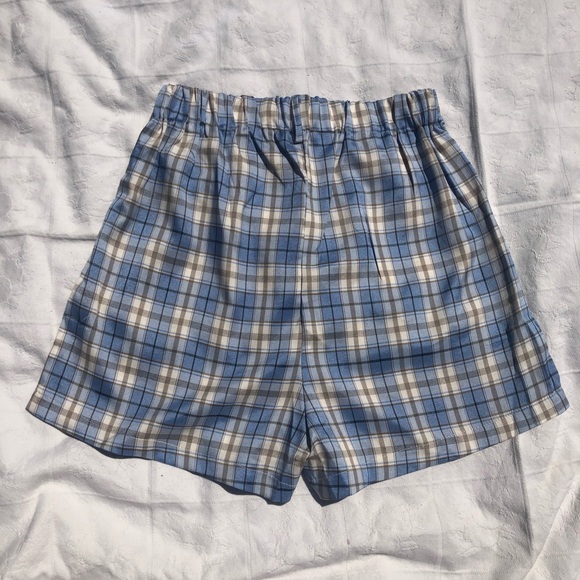Cute light blue laid SHEIN shorts - Picture 3 of 3